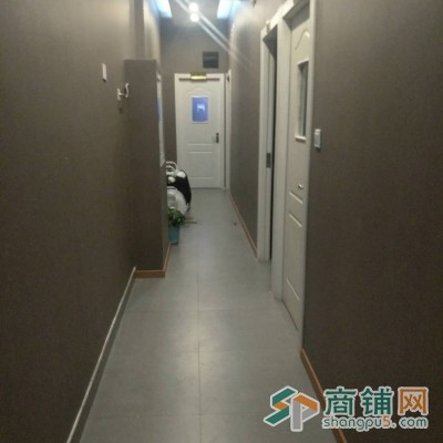 临街商铺转让可做餐饮美容养生足浴图2