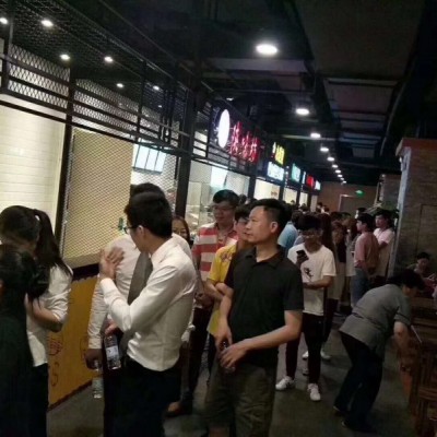 浦东塘桥美食城独立店 人多外卖单量大 环境好 可堂吃