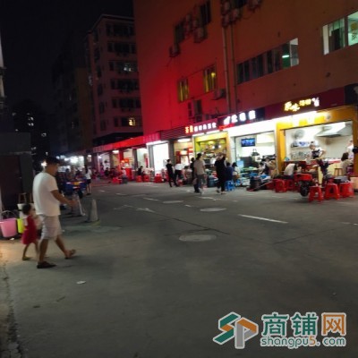 地铁站港饮 临街旺铺转让图3