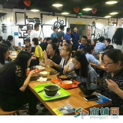 莲花路地铁站风情美食街租金6千到2万无进场费图3