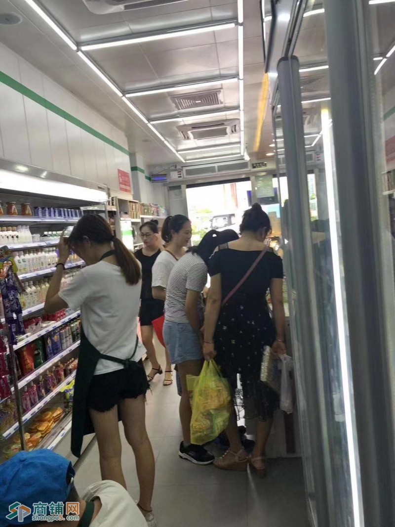 塘坑地铁口D口便利店转让图2
