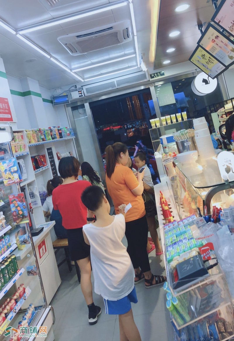 塘坑地铁口D口便利店转让图3