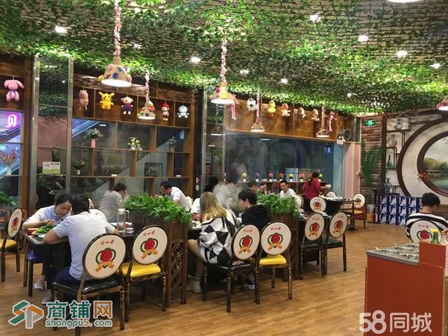 龙华区章阁天富贸易城火锅店转让W图2