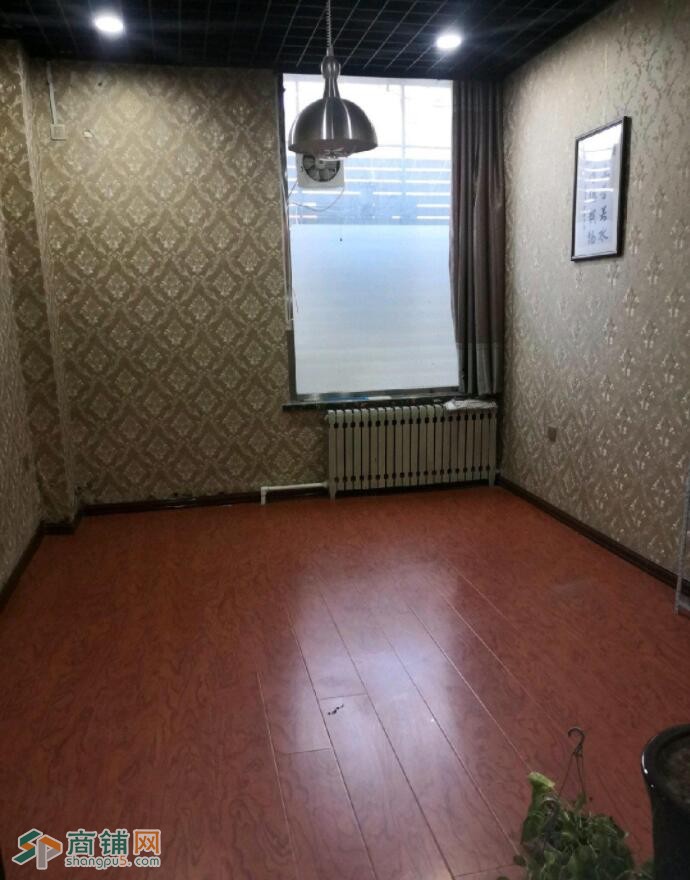 大门脸临街商铺二楼出租图3