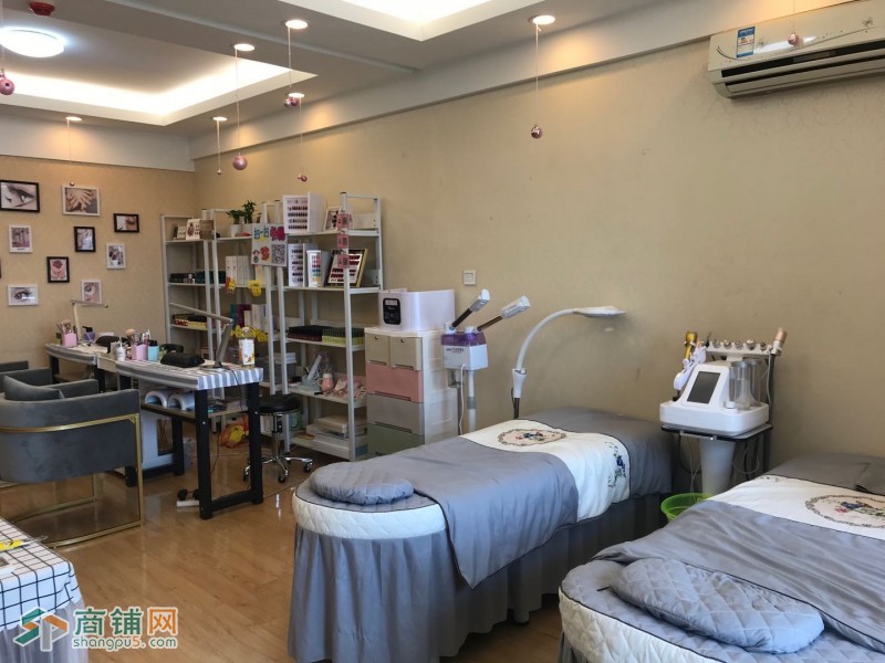 金融中心商圈写字楼美甲美容店转让图3