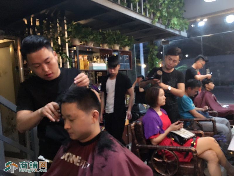 龙华水斗富豪新村高端美发店旺铺转让W图2
