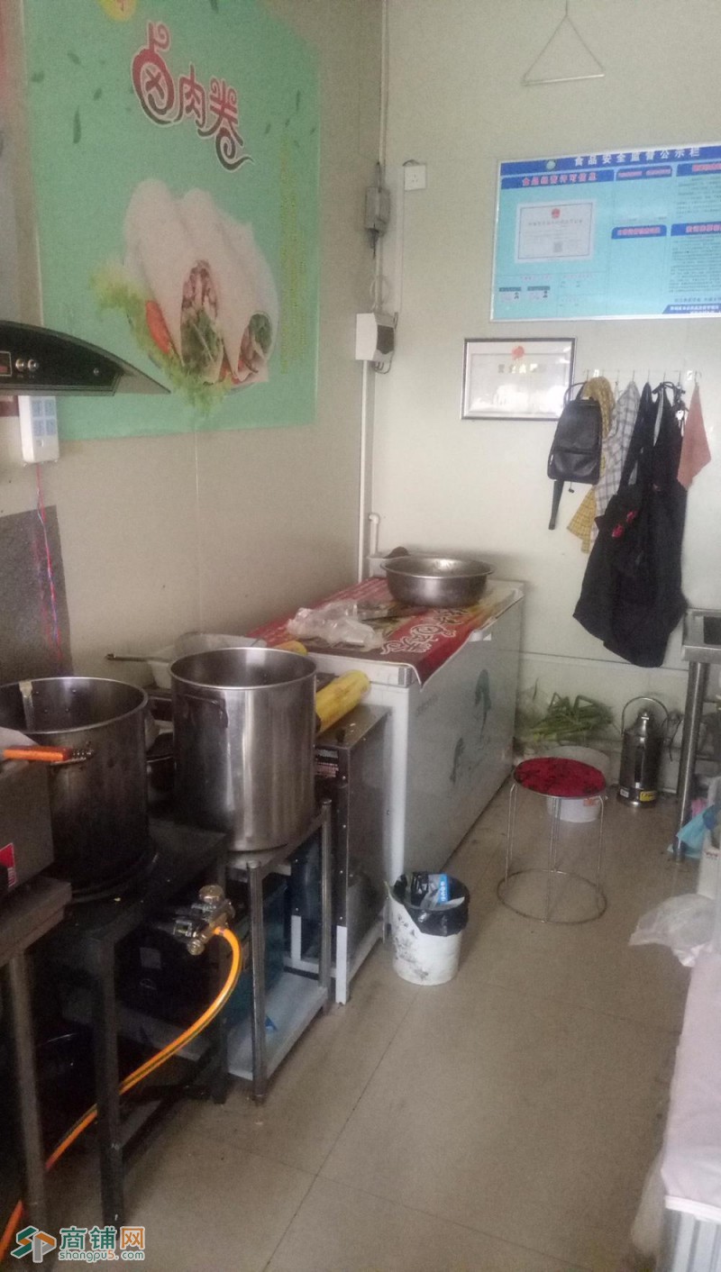 新玛特小吃街旺铺转让图3