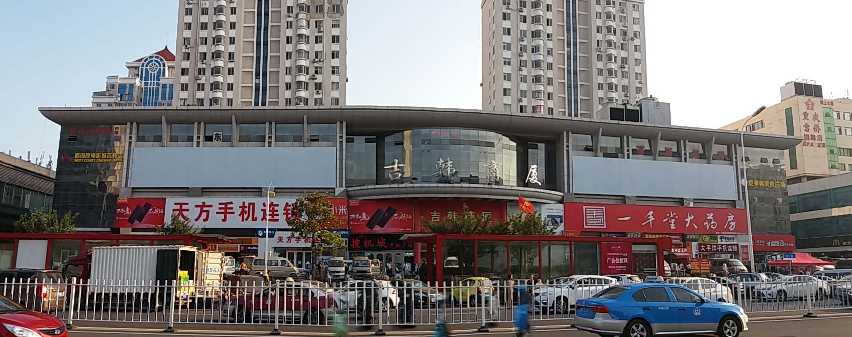 青岛市开发区 吉韩商厦 旺铺出租图2
