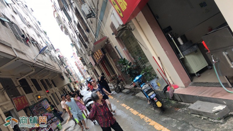 龙华餐饮旺铺低价转让W图2