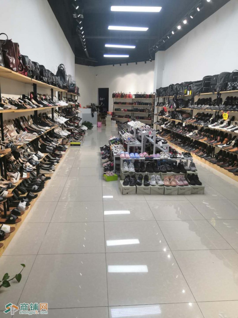 深圳龙岗地标店铺转让，可改两层。图2