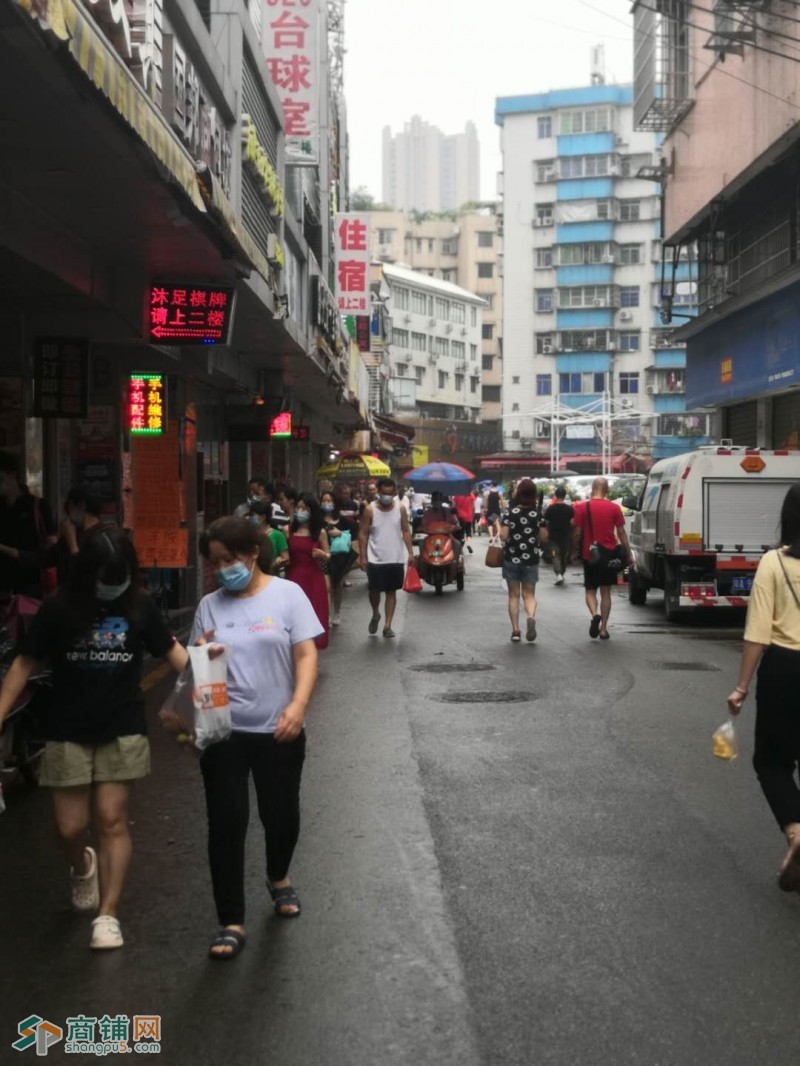 临街商铺，房东直租，可明火，执照齐全。图3