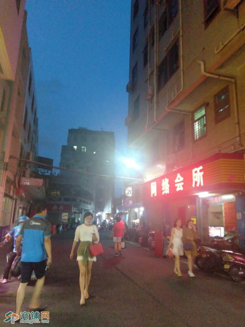 沙井网吧空铺三门头转让W图3
