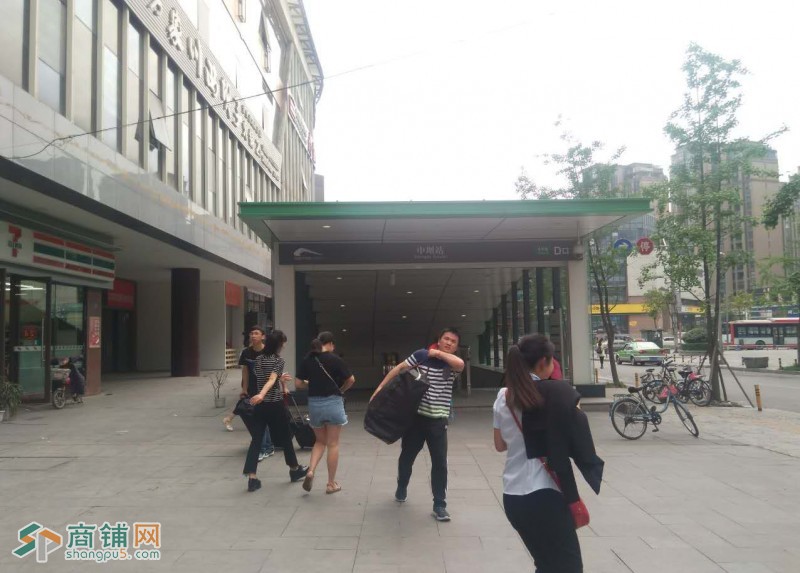 中坝地铁口 月租8千 餐饮外摆铺面急卖图3