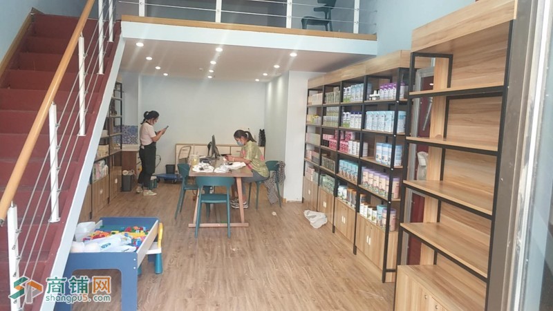 句容吾悦广场金街三楼出入口处门面47.5平有隔层图2