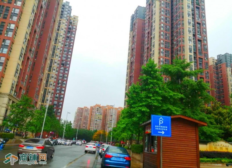6米层高 小区门口 月租8千华润橡树湾餐饮铺面急售图2