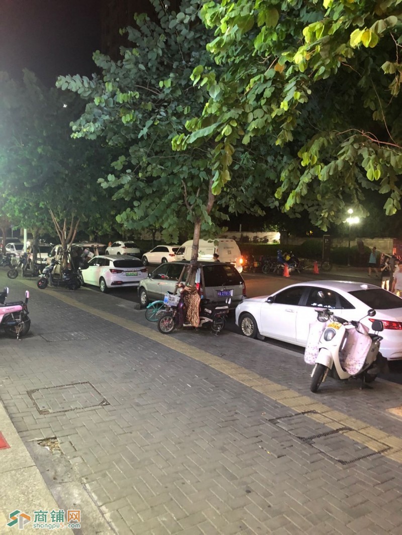 湖景路旺铺转让图3
