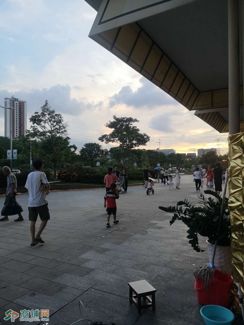 龙华观澜商业街港货便利店转让W图3