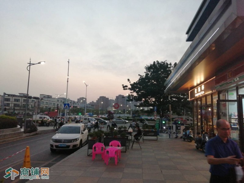 光明区米阁酒店门口汉堡店转让W图2