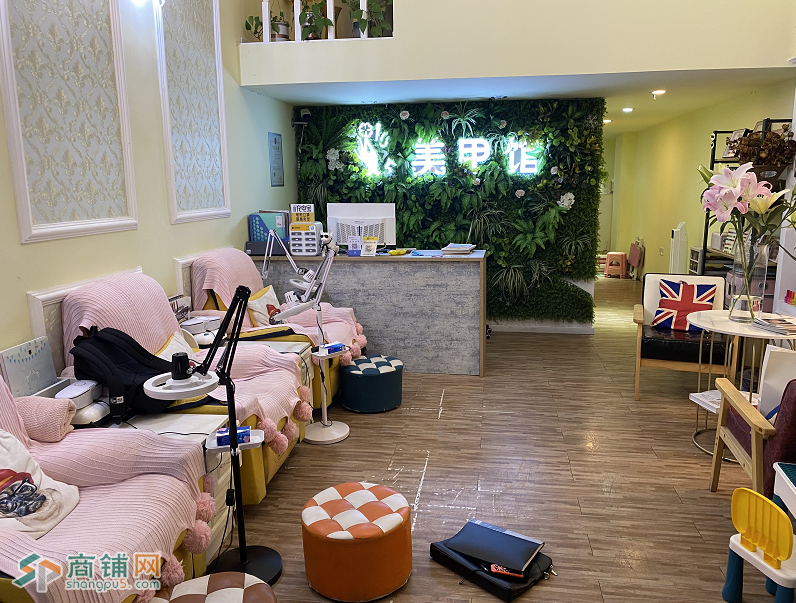 龙华天英街莱蒙水榭九方购物中心美容美甲店图2