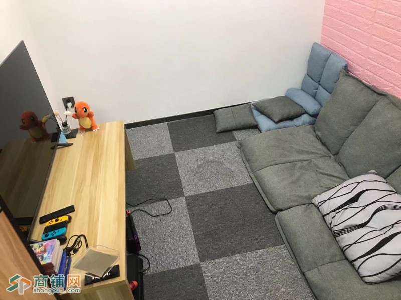 福田车公庙泰然科技园213栋二楼电梯口女仆桌游店转让W图2