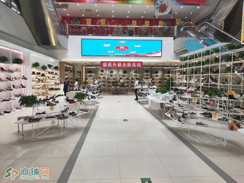 鞋服商城直租摊位10-200平米图3