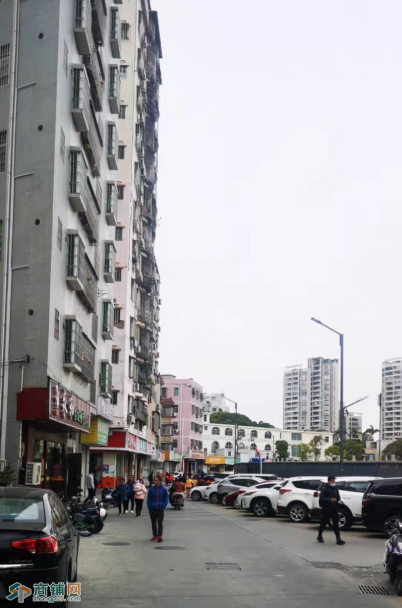 宝安区石岩街道临街旺铺麻辣烫转让图3