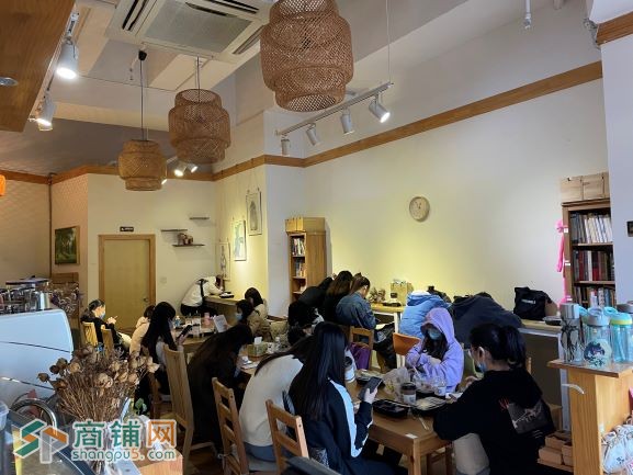 已经营5年的咖啡轻饮简餐生活馆转让图3
