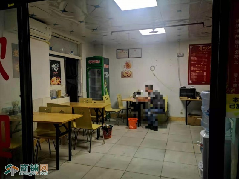 龙华区民治街道东二村餐饮店低价转让W人流大，商圈繁华图3