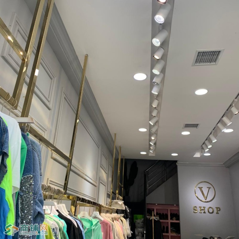 万方广场对面临街女装店转让图2