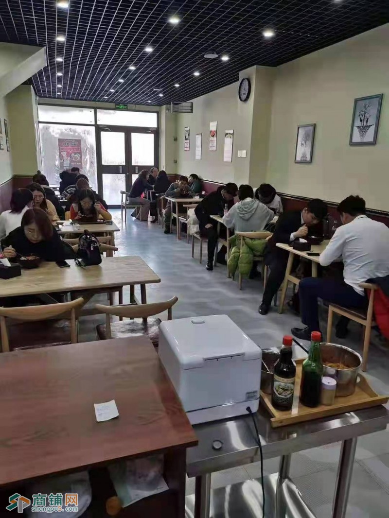 沈北临街地铁口盈利餐饮店出兑（中介平台勿扰）图2