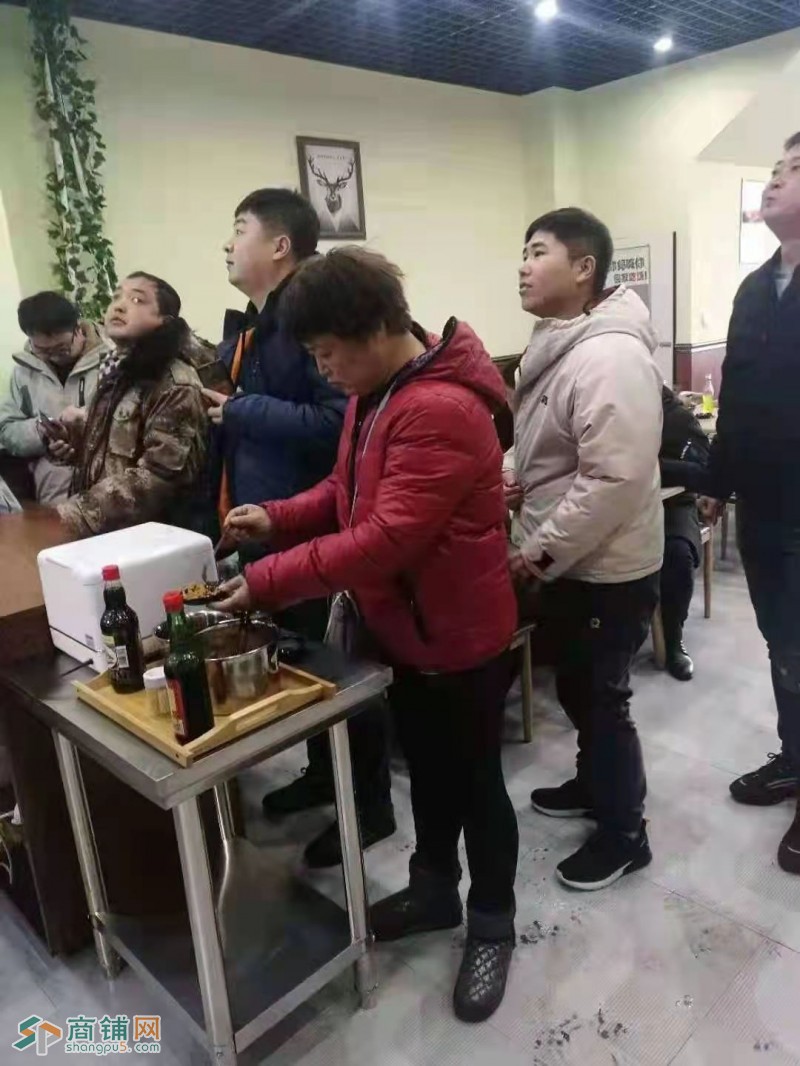 沈北临街地铁口盈利餐饮店出兑（中介平台勿扰）图3