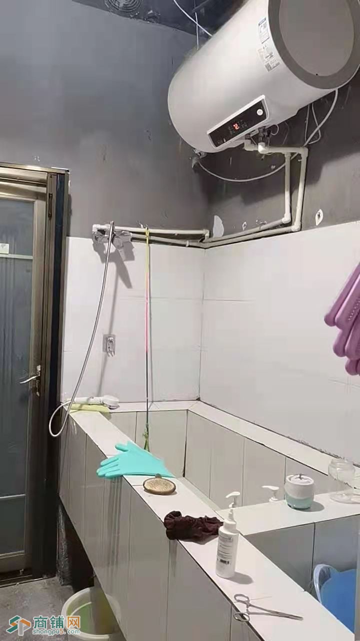 小区门口拐角宠物店转让 经营两年之久图3