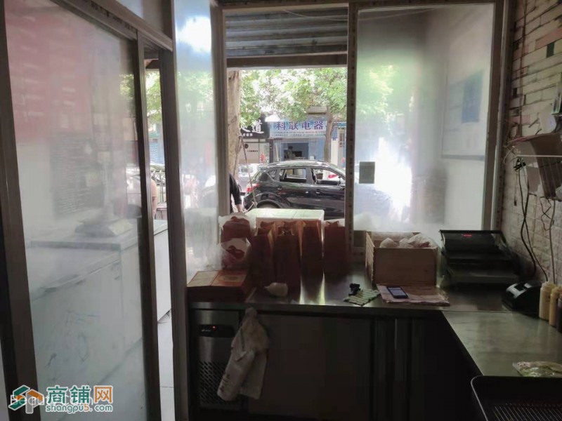 都江堰临街餐饮店铺转让图3