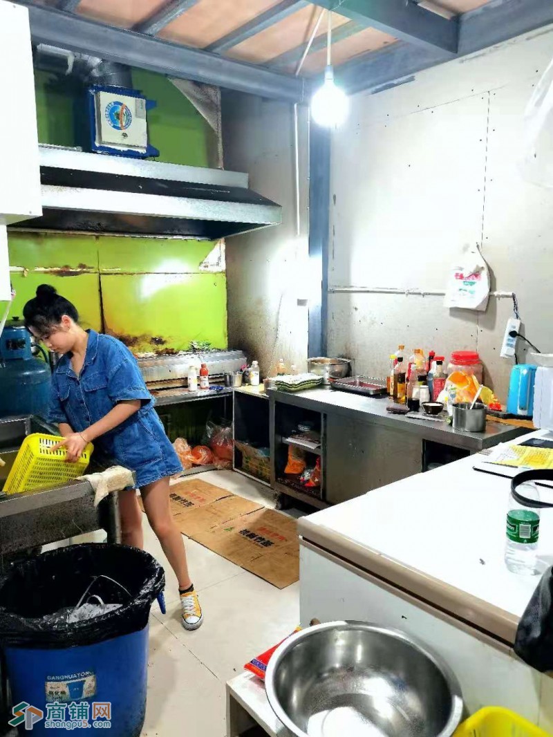 转让  成熟十字路口烧烤店转让  中介勿扰图3