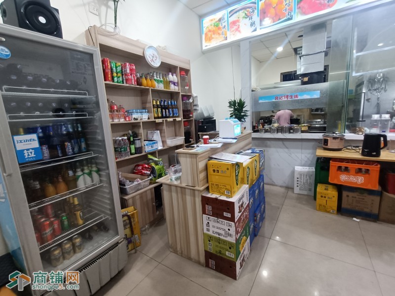 众多小区门口的夜宵店 人流量大图3