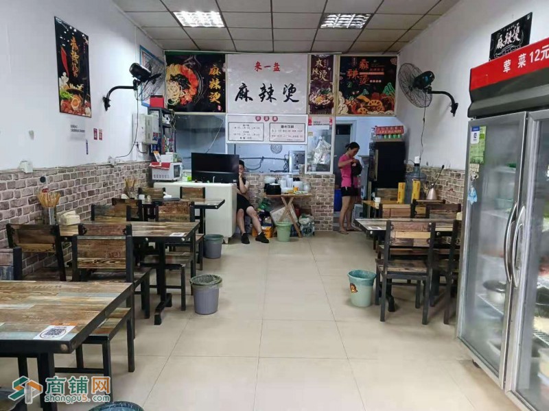 小区门口  十字路楼麻辣烫店低价转让图2
