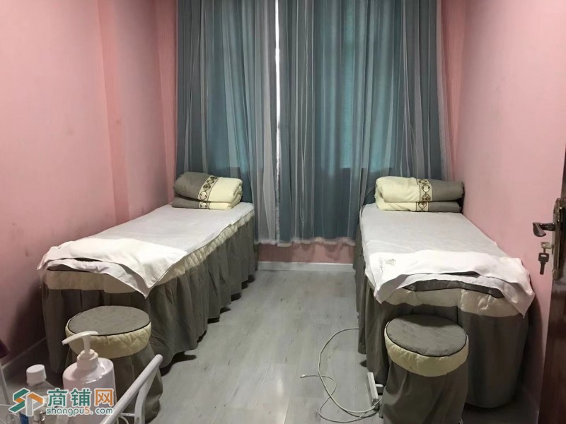 临街美容院带会员整体转让图2