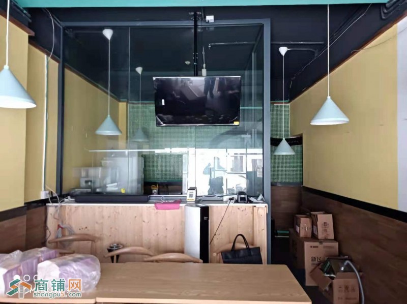 宝安区甲岸村网红小吃店急转W图2