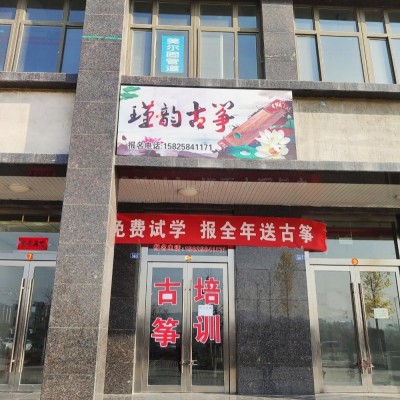 新河湾2区，临街向南精品小商铺，出租中