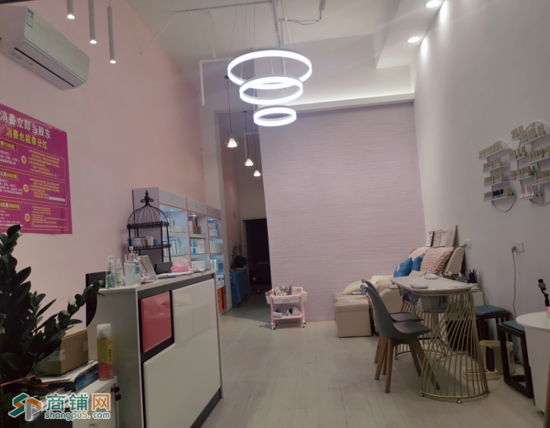 盈彩美居美甲美容社区店图3