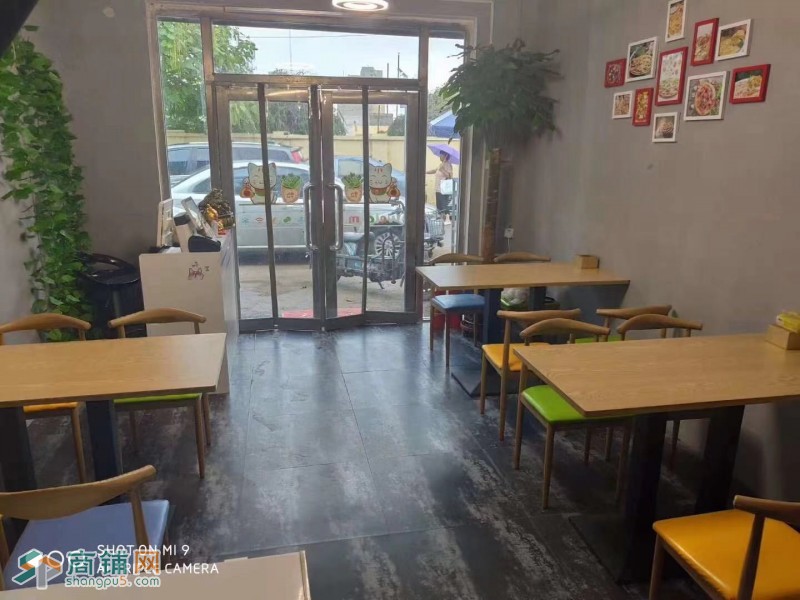 学校对面萨多乐披萨炸鸡店图2