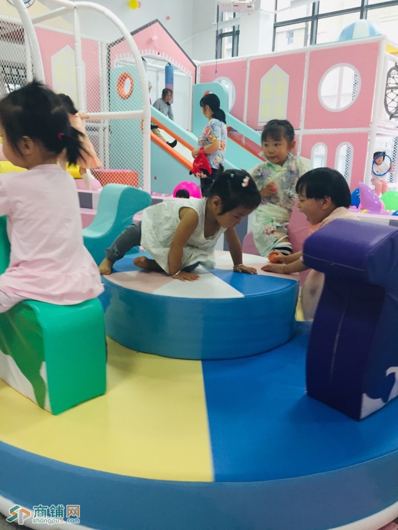 蜀都万达转角商铺位置显眼无转让费图3