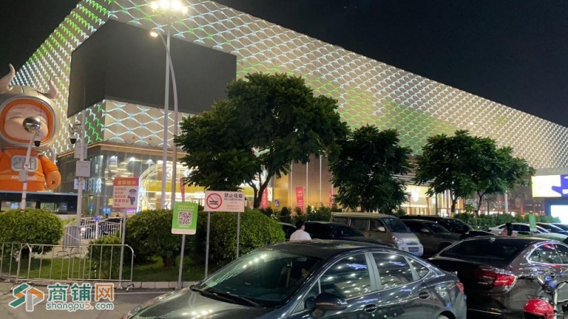 华南城美食街万达广场对面旺铺转让图3