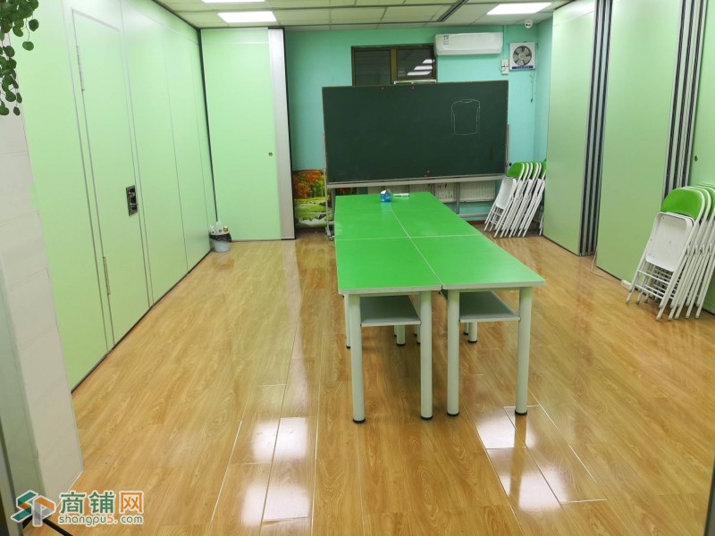 朝阳管庄西里 临街商铺180平米 优惠出租 无转让费 精装图3