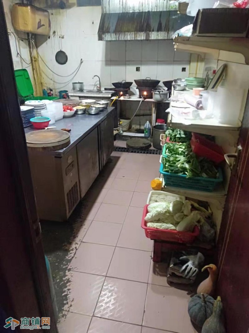 复兴路地铁口人民医院东门商铺转租图3