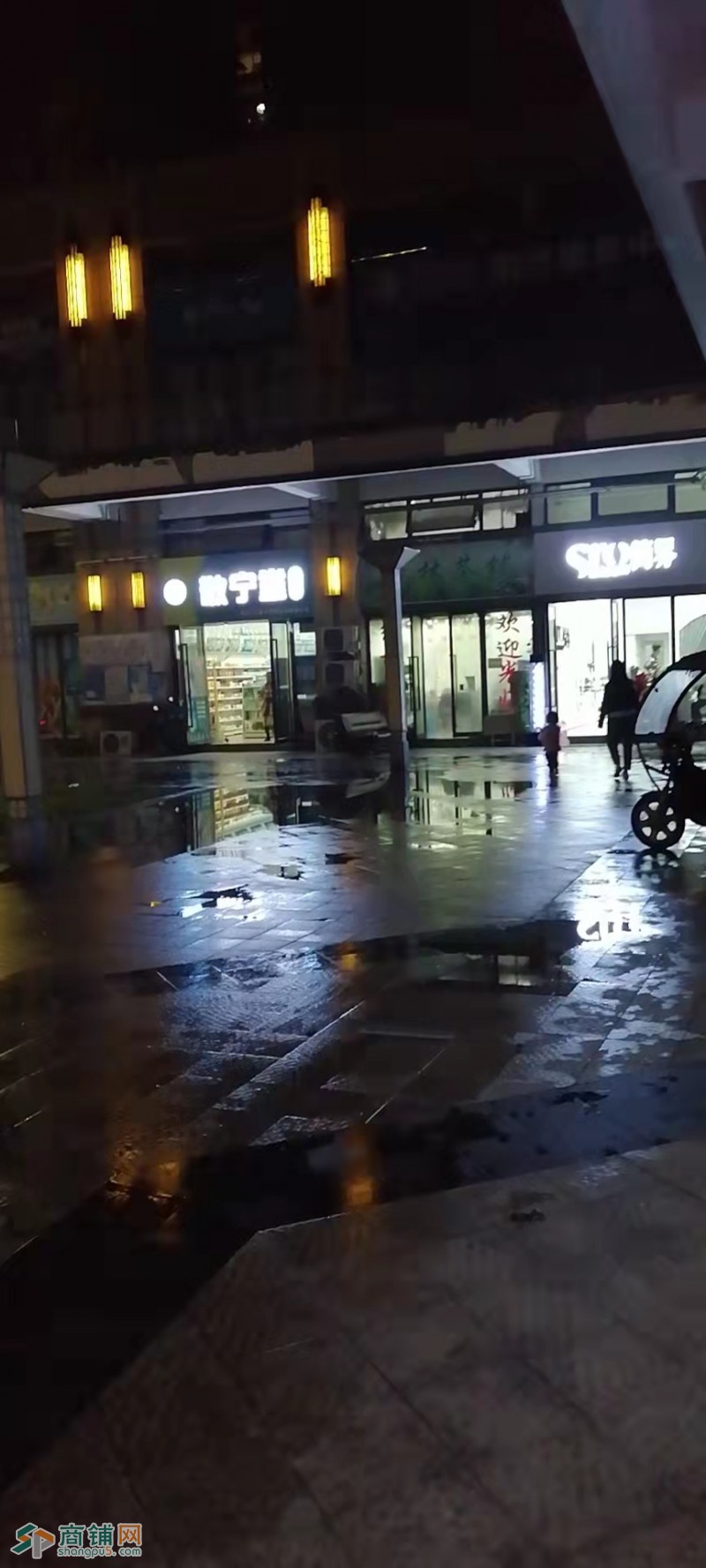 W龙泉驿区小区门口商业圈绝佳口岸小吃店空铺转让图2