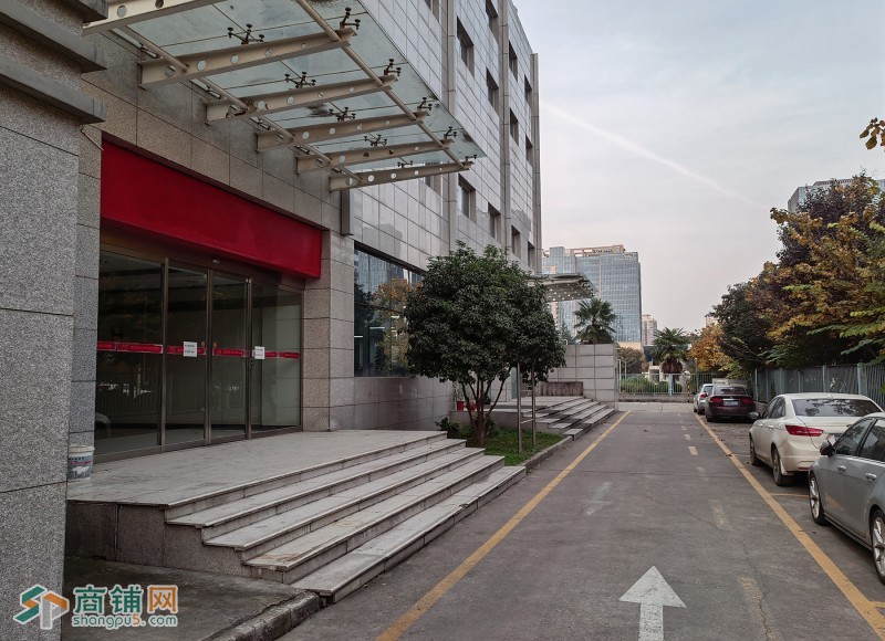 一楼底商对外招租169平 可做超市，营业厅等图3