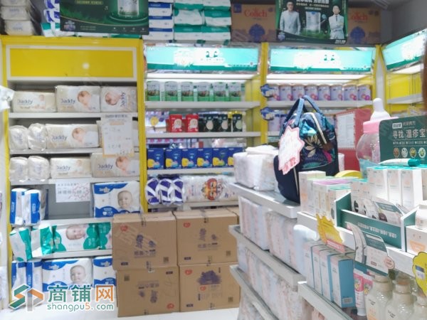 高端住宅小区大门口母婴店转让图3