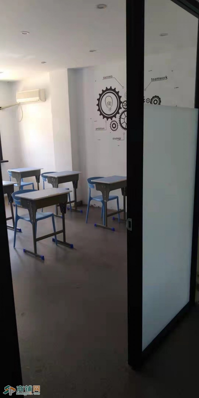 铁西区浅草绿阁东门门市出租无行业限制图3