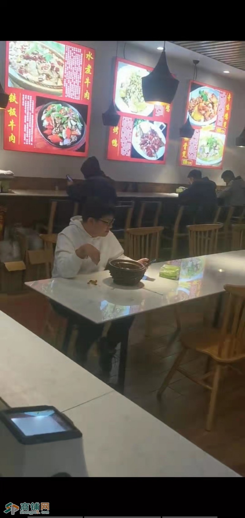 南山前海信利康大厦盈利餐饮店转让w图3